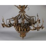 Großer Kronleuchter im Rokoko-Stil aus antiker Bronze mit Porzellanbeschlägen. 16-Licht. Um 1900.