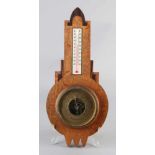 Antikes Eichen-Barometer im Amsterdamer Schulstil mit Thermometer aus Coromandel-Holz. Um 1930.