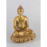 Chinesischer Bronzebuddha auf Lotusblume. Abmessungen: 25 x 18 x 11 cm. In guter Kondition.