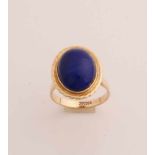 Gelbgoldring, 585/000, mit Lapislazuli. Ring mit einem ovalen Schrank, der mit einem verdrehten