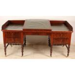 Seltener doppelseitiger Schreibtisch aus englischem Mahagoni aus dem 19. Jahrhundert (Architektur- /