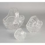 Drei böhmische Kristallglaskörbe. Zweite Hälfte des 20. Jahrhunderts. Größe: 10 - 20 cm. In guter