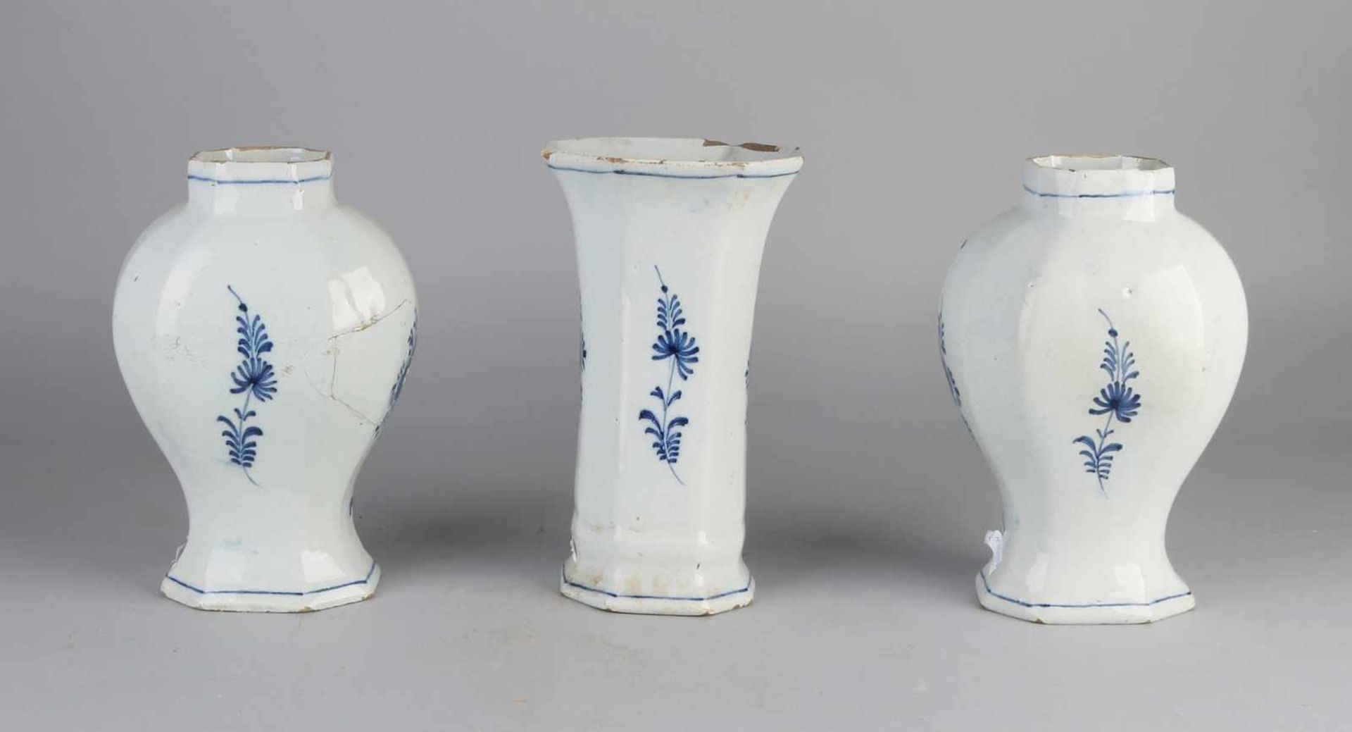 Ewer, gekennzeichnet mit Delfter Schrankset. 18. Jahrhundert. Ohne Deckel. Eine Vase geklebt + - Bild 2 aus 3