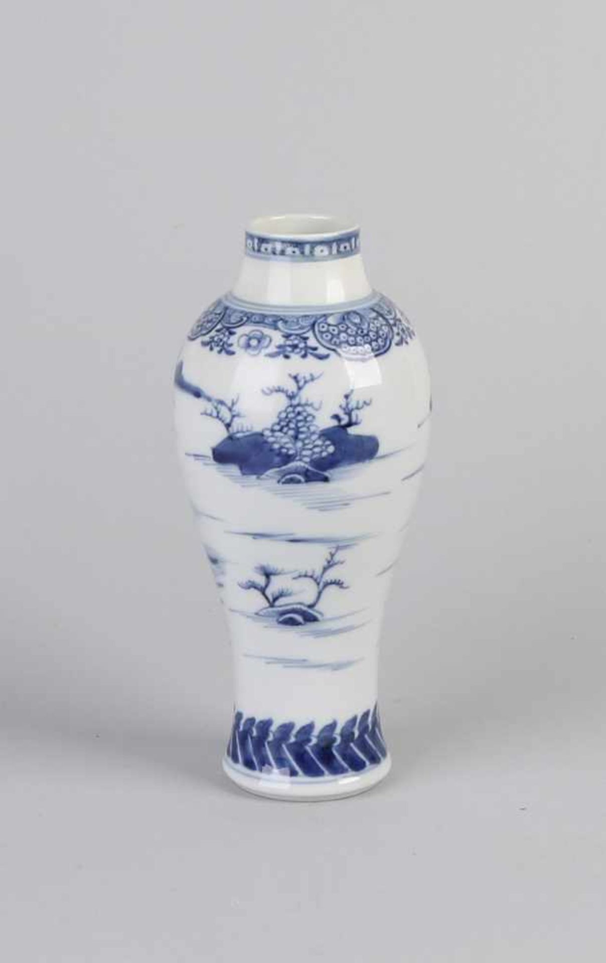 Queng Lungenvase aus chinesischem Porzellan aus dem 18. Jahrhundert mit Landschaftsdekoration auf - Bild 2 aus 2