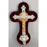 Großes polychromes Kreuz der Heiligen Mauer aus dem 18. Jahrhundert in Delft oder French Fayence mit
