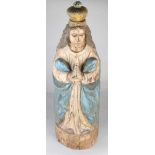 Große russisch-orthodoxe holzgeschnitzte polychromierte Maria. 19. Jahrhundert. Größe: H 78 cm. In