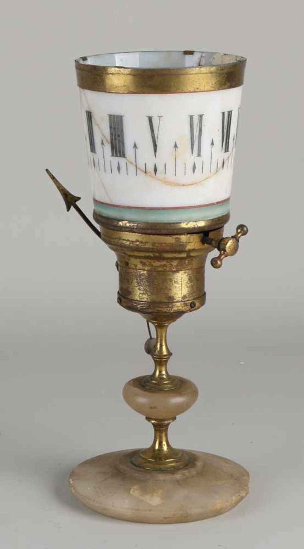 Antike französische Tournant Nachtuhr mit Alabastersockel und Glas für Kerzenlicht, geklebt. Um - Bild 2 aus 2