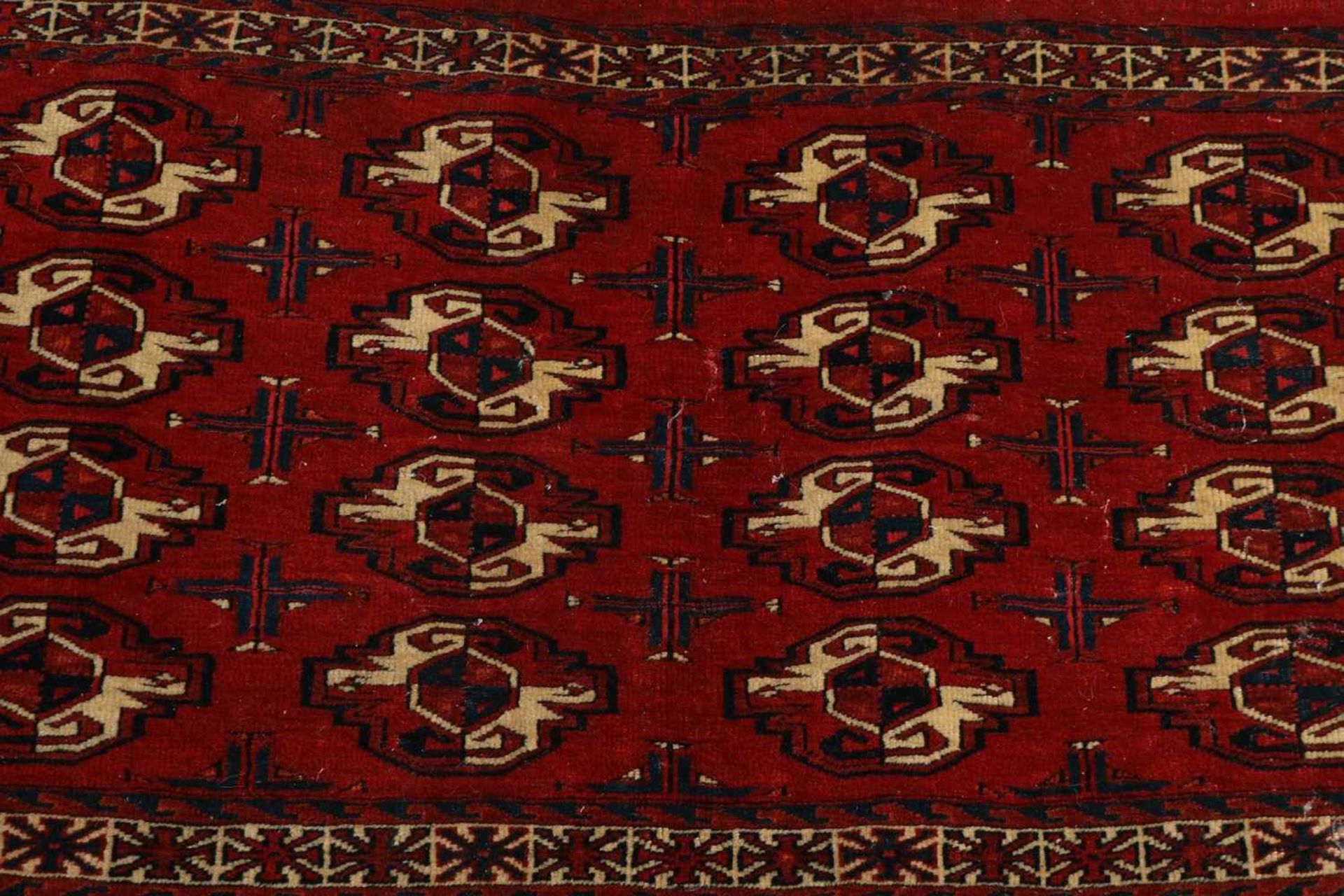 Zwei kleine Perserteppiche in den Farben; rot / blau / schwarz / ocker. Größe: 113 x 79 cm. und - Bild 3 aus 3