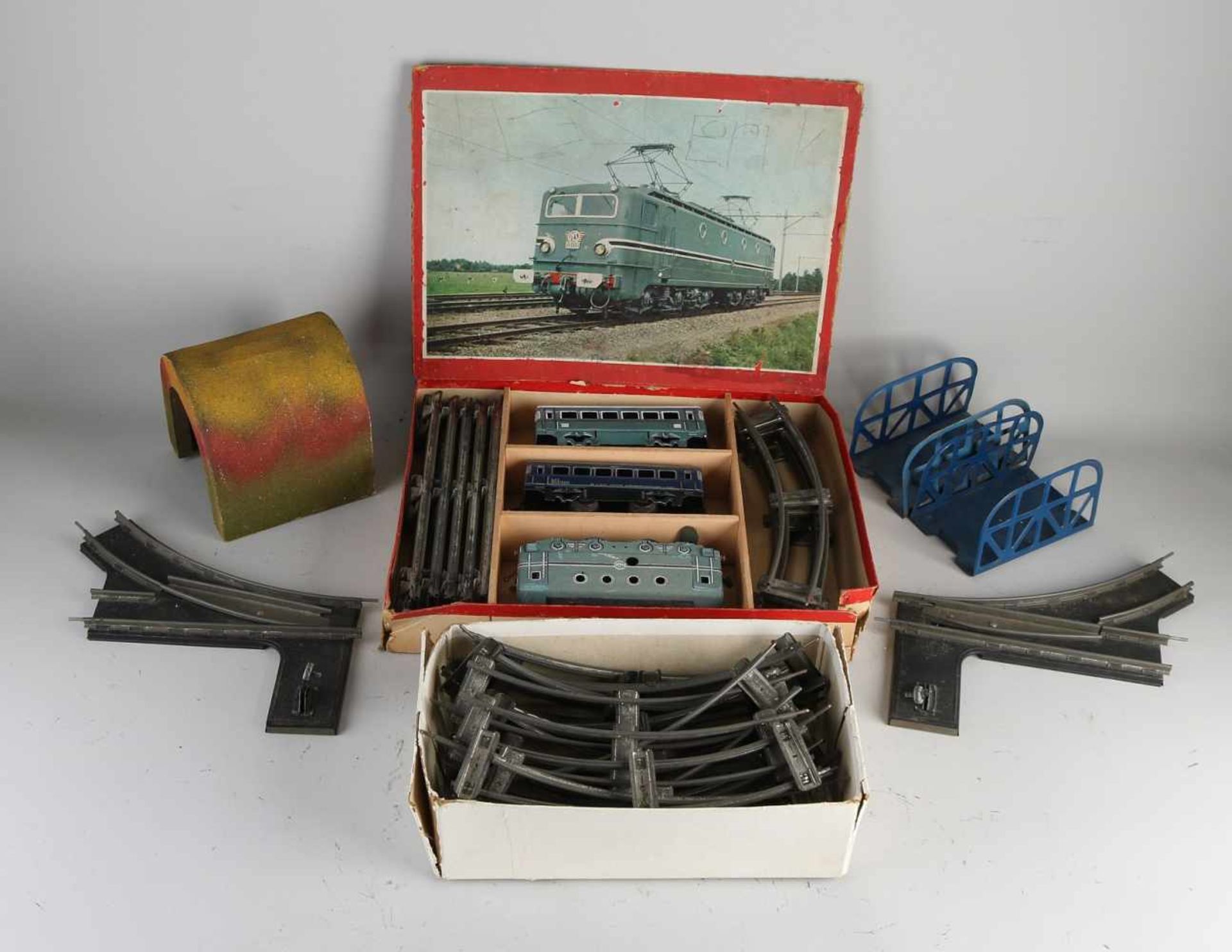 1950er Jahre niederländische Zinn NS Spielzeugeisenbahn. Hergestellt von der Firma Karl Bub in