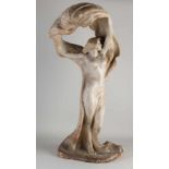 Sehr große antike Jugendstil Terrakotta Wiener Friedrich Goldscheider Figur. Nackte Dame mit Robe.