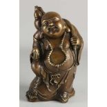Chinesischer lachender Buddha aus Bronze. Zweite Hälfte des 20. Jahrhunderts. Abmessungen: H 20