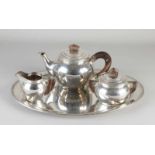 Silber Teeservice auf Tablett, 835/000, Art Deco. Teekanne, Milchkännchen und Zuckerdose mit