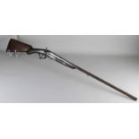 Damenjagdgewehr aus dem 19. Jahrhundert mit Gravur und Quecksilberlauf. Oxidation. Größe: L 108