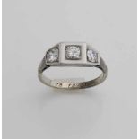 Weißgoldring, 585/000, mit Diamant. Art-Deco-Ring mit einem schlanken Gehäuse, besetzt mit 3