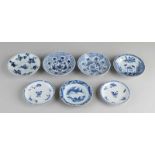 Sieben Stücke verschiedener chinesischer Porzellangeschirr aus dem 18. bis 19. Jahrhundert. Unter