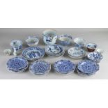 Viele verschiedene alte / antike chinesische Porzellan. Unter anderem; Tassen, Untertassen,