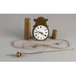 Kleine Miniatur Wiener Brettle Uhr. Ca. 1830 - 1840. Mit Seilkurbel und zwei Gewichten. Eine