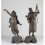 Zwei antike marokkanische Metallfiguren. Tänzer + Musiker. Um 1900. Abmessungen: H 55 - 60 cm. I
