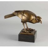 Bronze-Greifvogel im Art-Deco-Stil auf schwarzem Marmorsockel. 21. Jahrhundert. Signiert Wilhelm