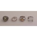 Vier silberne Ringe, 925/000, mit Zirkonias. Insgesamt ca. 52,0 Gramm. ø62-66. In guter
