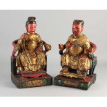 Zwei antike chinesische Holz geschnitzte kaiserliche Figuren. Ein paar Würdenträger. 19.