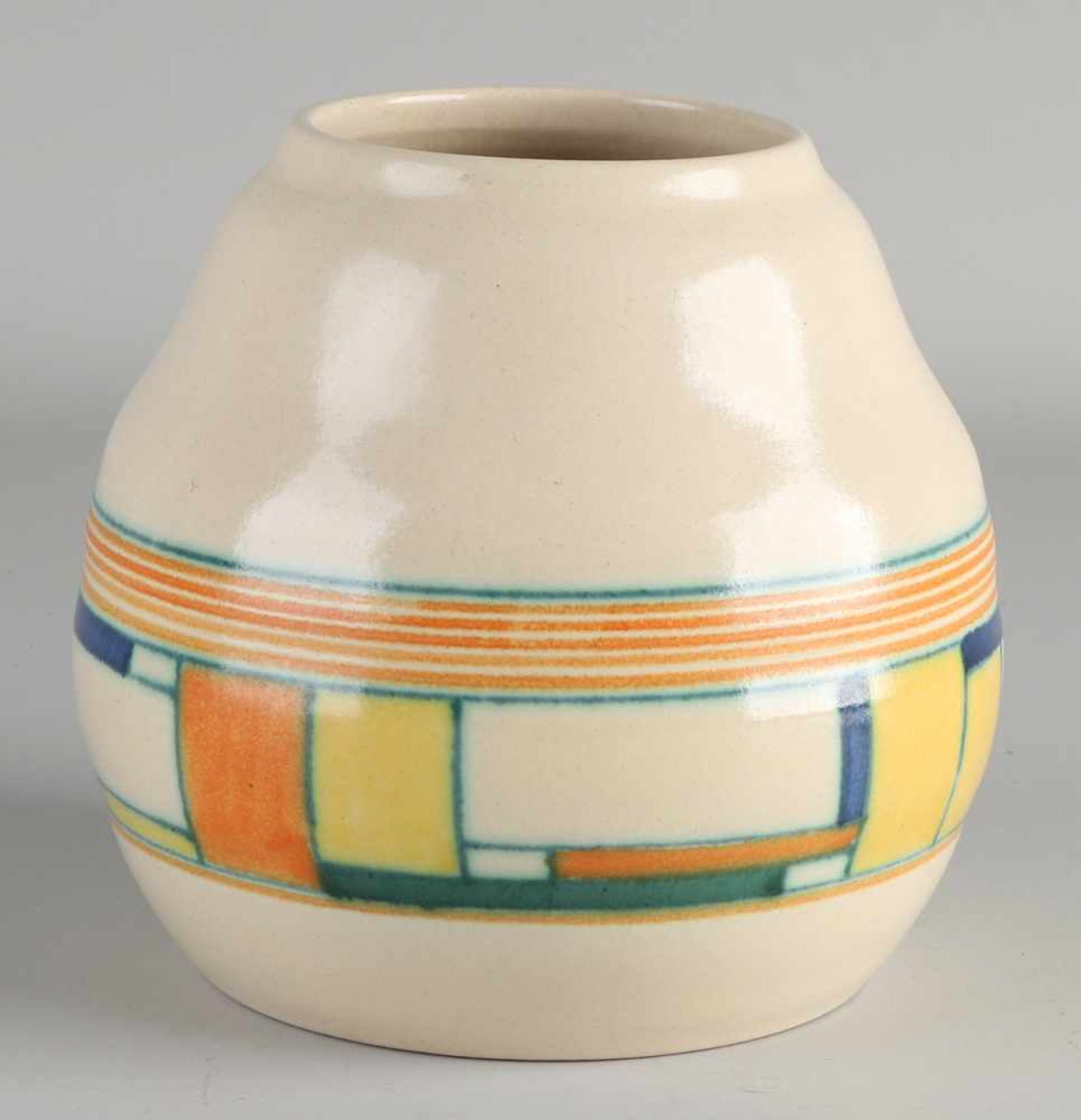 Niederländische Art Deco Vase. 1920er Jahre. Velsen Holland 29. Maler B KP Blockvase. Größe: 1