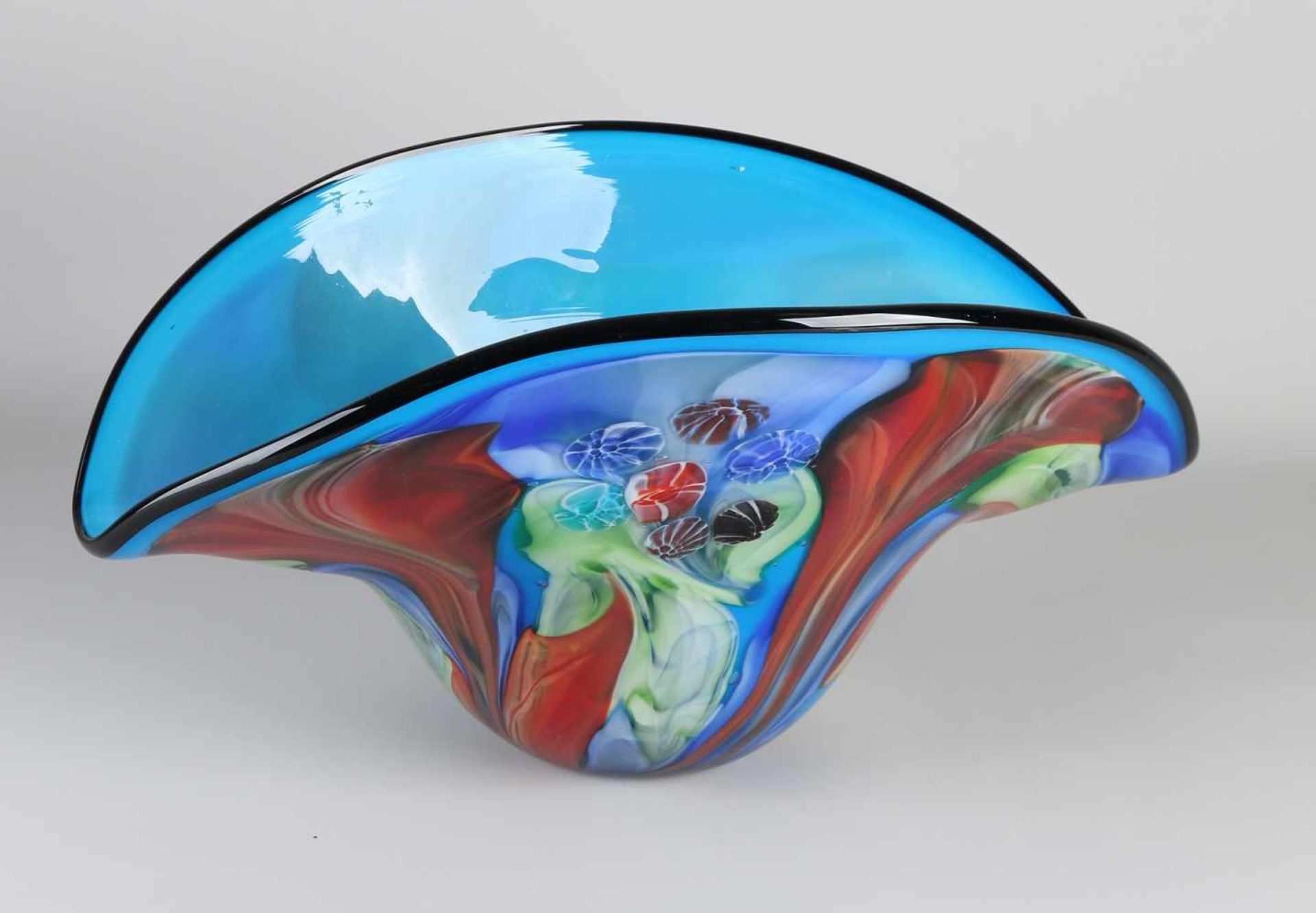 Moderne Obstschale aus Glas im Murano Mille Fiori-Stil. 21. Jahrhundert. Größe: 21 x 43 x 25 cm.