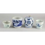 Vier Teile antikes chinesisches Porzellan. Bestehend aus; Zwei Tassen mit Charakterzeichen /