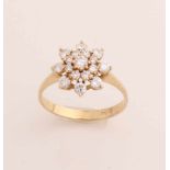 Gelbgold Rosettenring, 585/000, mit Diamant. Ring mit einer blütenförmigen Doppelrosette, besetzt
