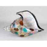 Nautilus-Muschel aus modernem Kunstglas mit schillerndem Silbereffekt und vielen Farben. 21.