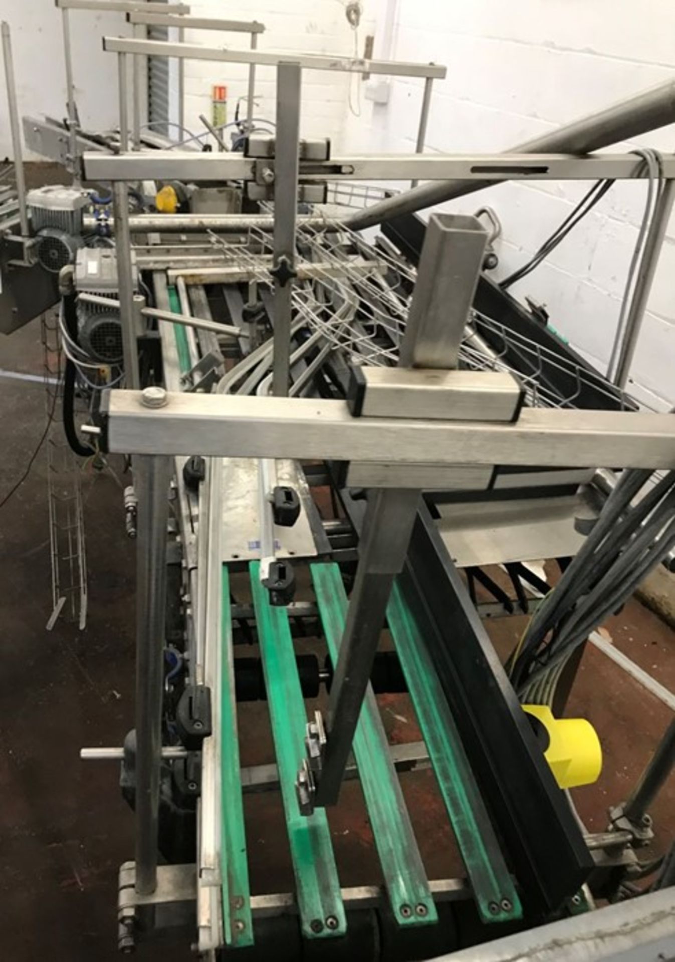 CONVERGING CONVEYOR SYSTEM FOR BOTTLES / JARS - Image 18 of 22