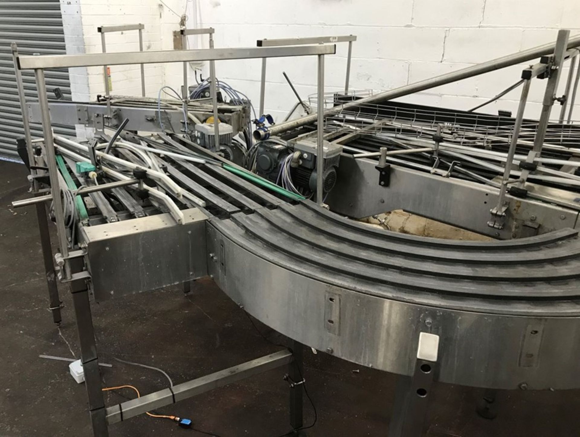 CONVERGING CONVEYOR SYSTEM FOR BOTTLES / JARS - Image 12 of 22