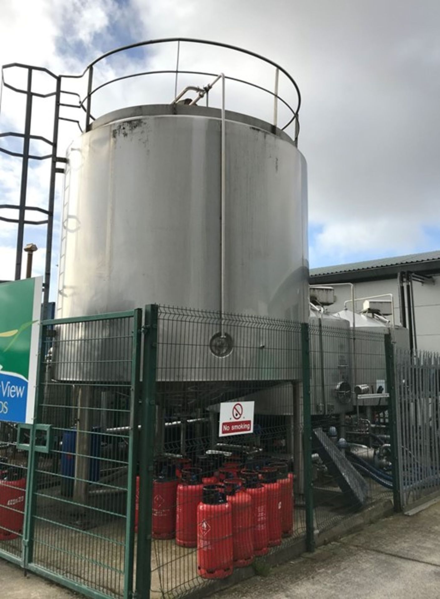 PROMINOX 33,000L TANK