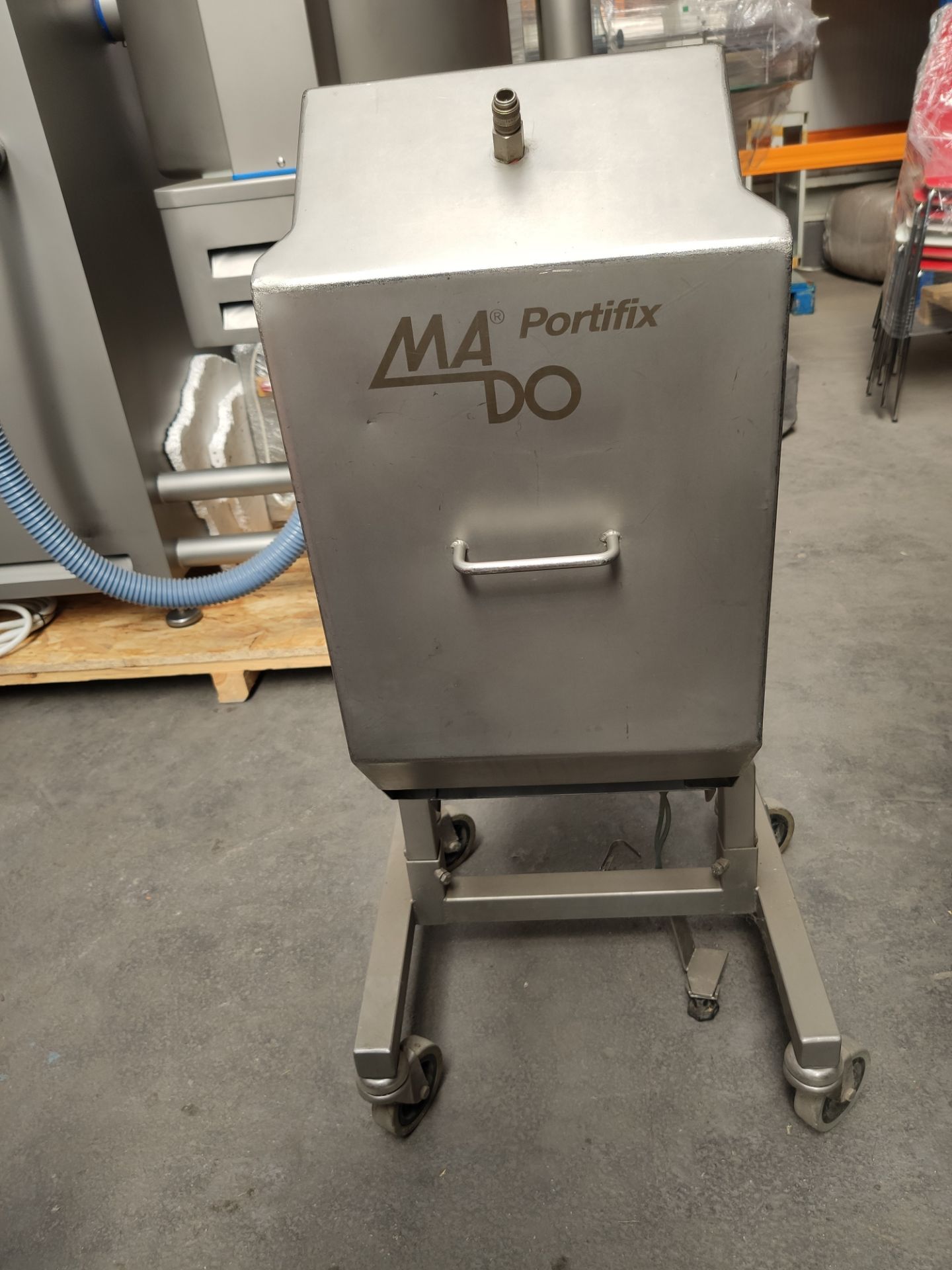 MADO MIXER GRINDER WITH BURGER FORMER - Image 10 of 13