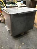 TOTE BIN WITH LID