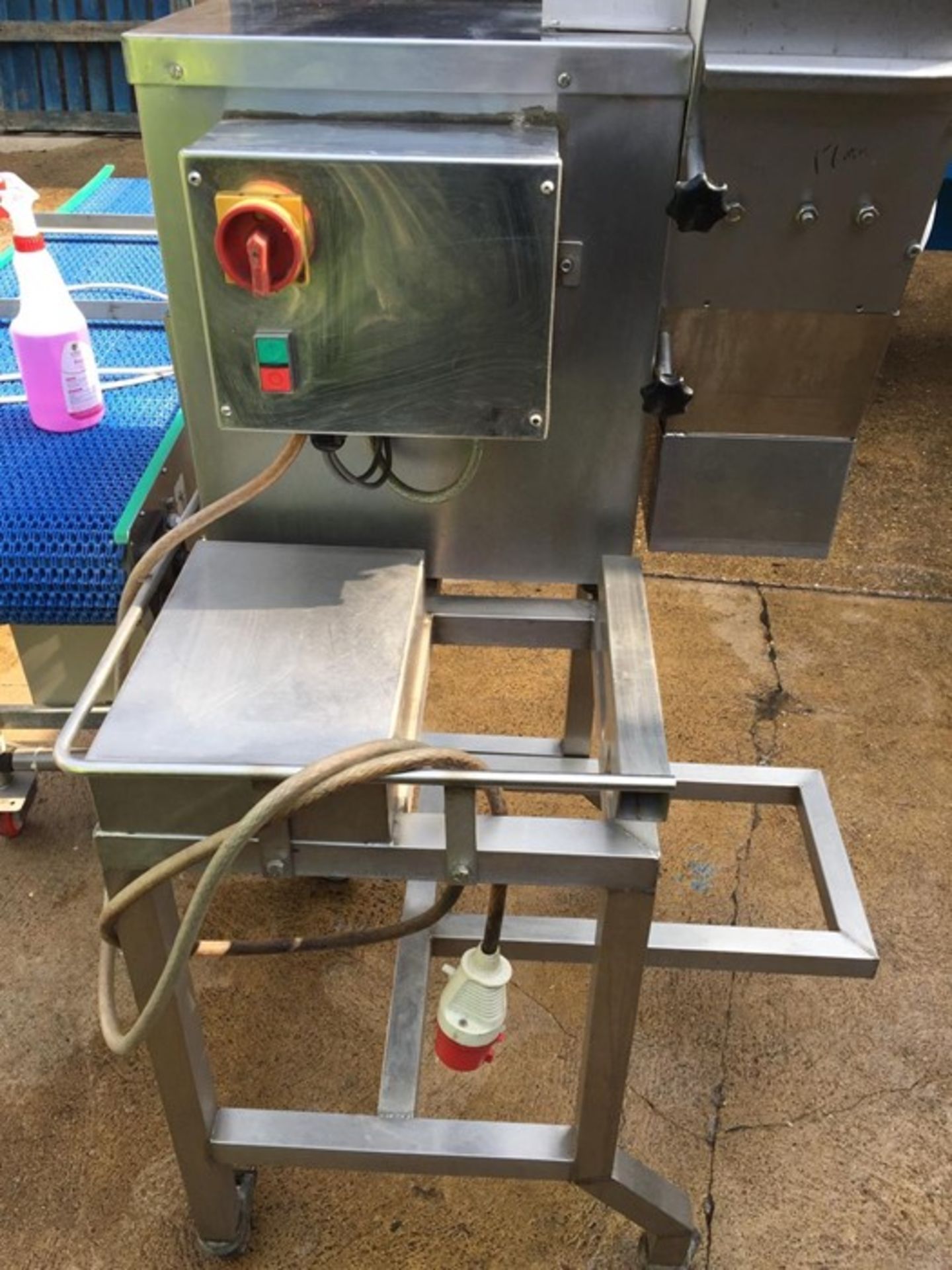 MEAT FLAKER WITH CONVEYOR - Image 6 of 11