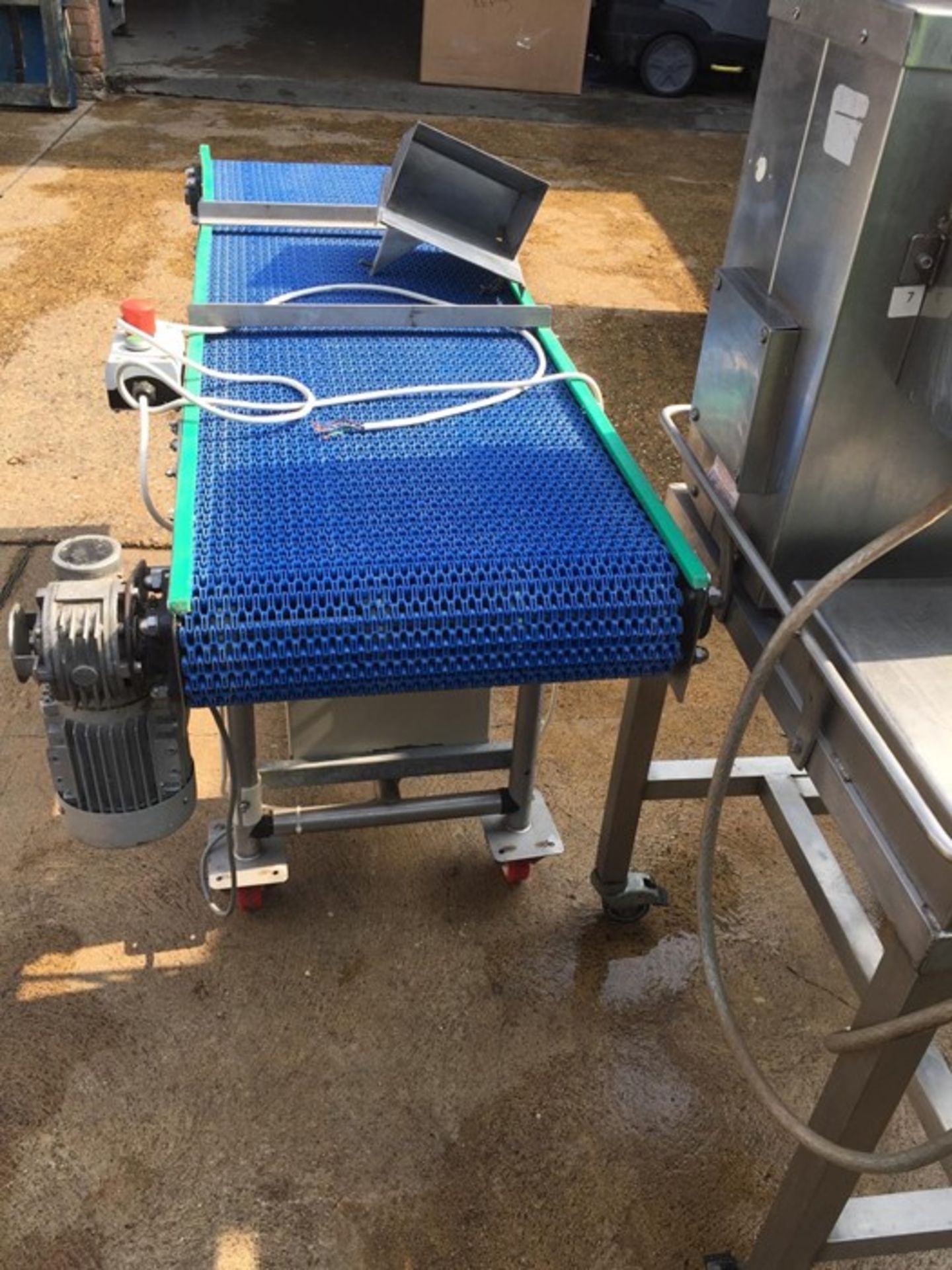 MEAT FLAKER WITH CONVEYOR - Image 8 of 11