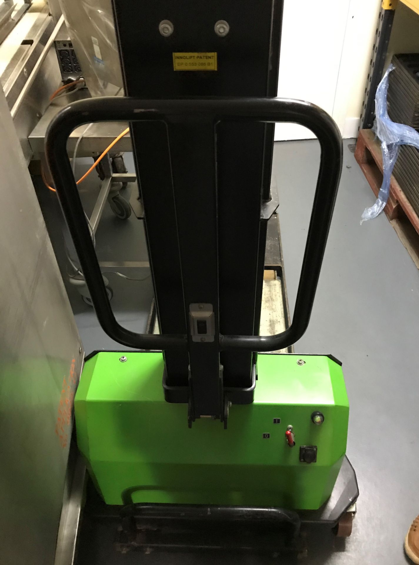 ELECTRIC PALLET LIFTER - Image 2 of 8