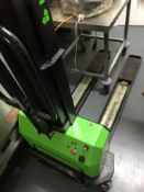 ELECTRIC PALLET LIFTER