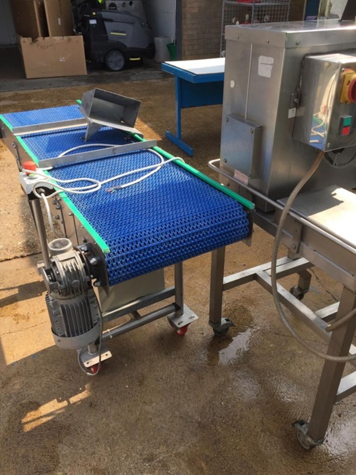 MEAT FLAKER WITH CONVEYOR - Image 10 of 11