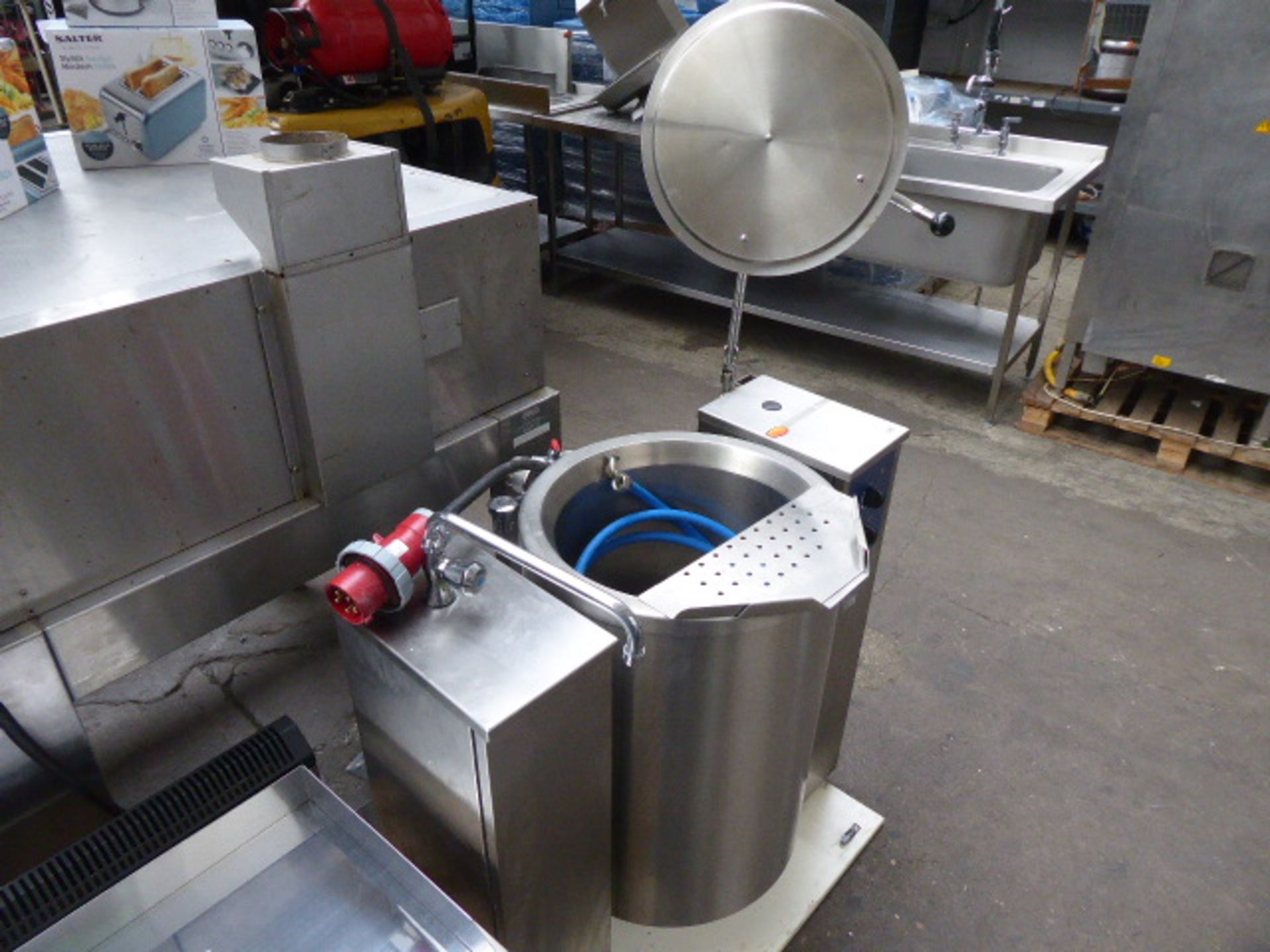 ELECTROLUX ELECTRIC LARGE COMMERCIAL TILTING JACKETED KETTLE 40L - Image 3 of 3