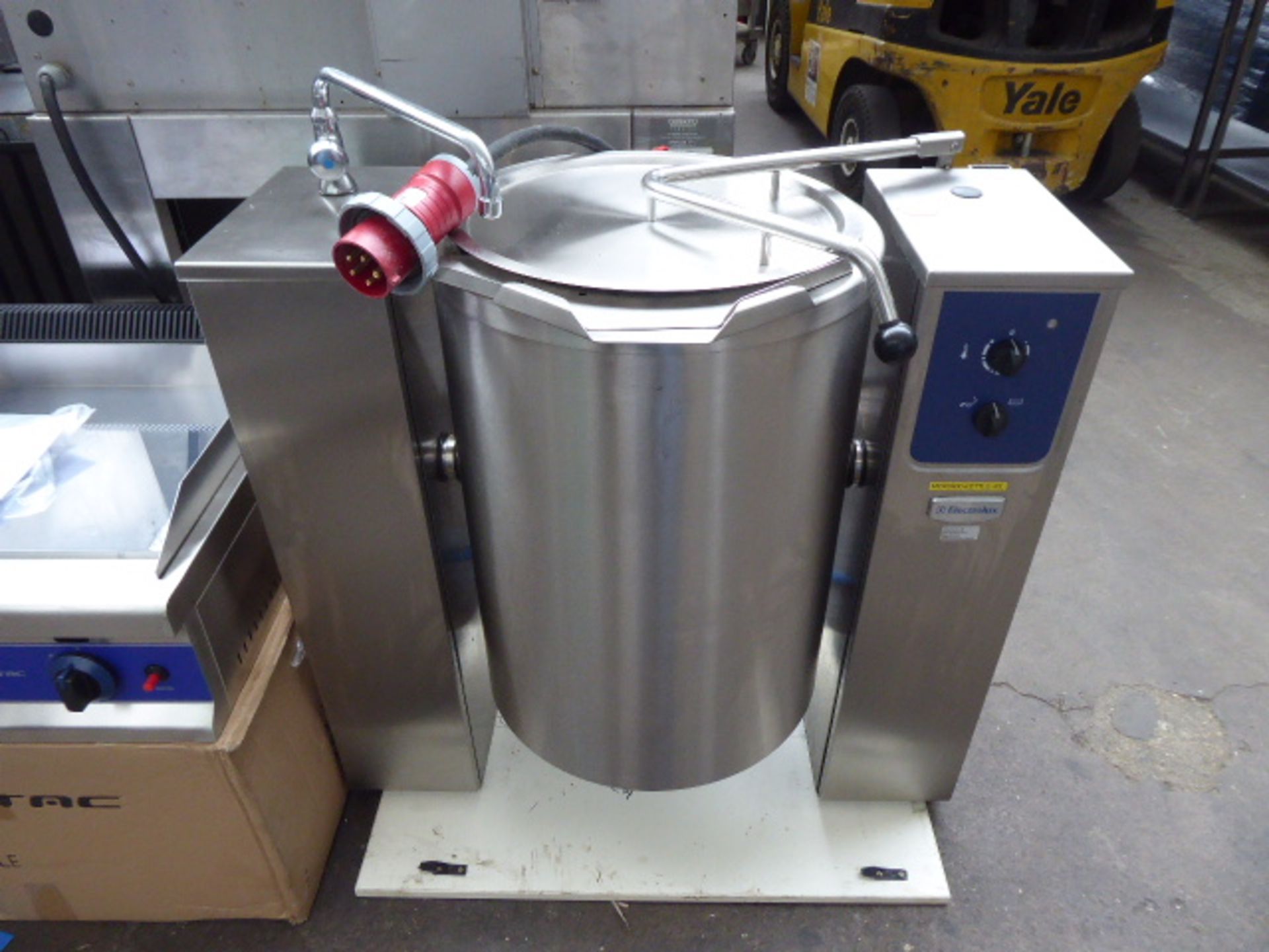 ELECTROLUX ELECTRIC LARGE COMMERCIAL TILTING JACKETED KETTLE 40L