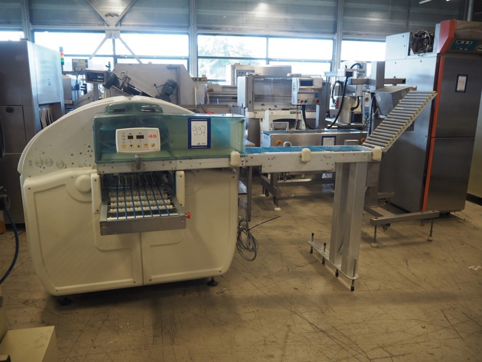 SEMI-AUTOMATIC WEIGHING , STRETCH FILM WRAPPING MACHINE - Image 2 of 11