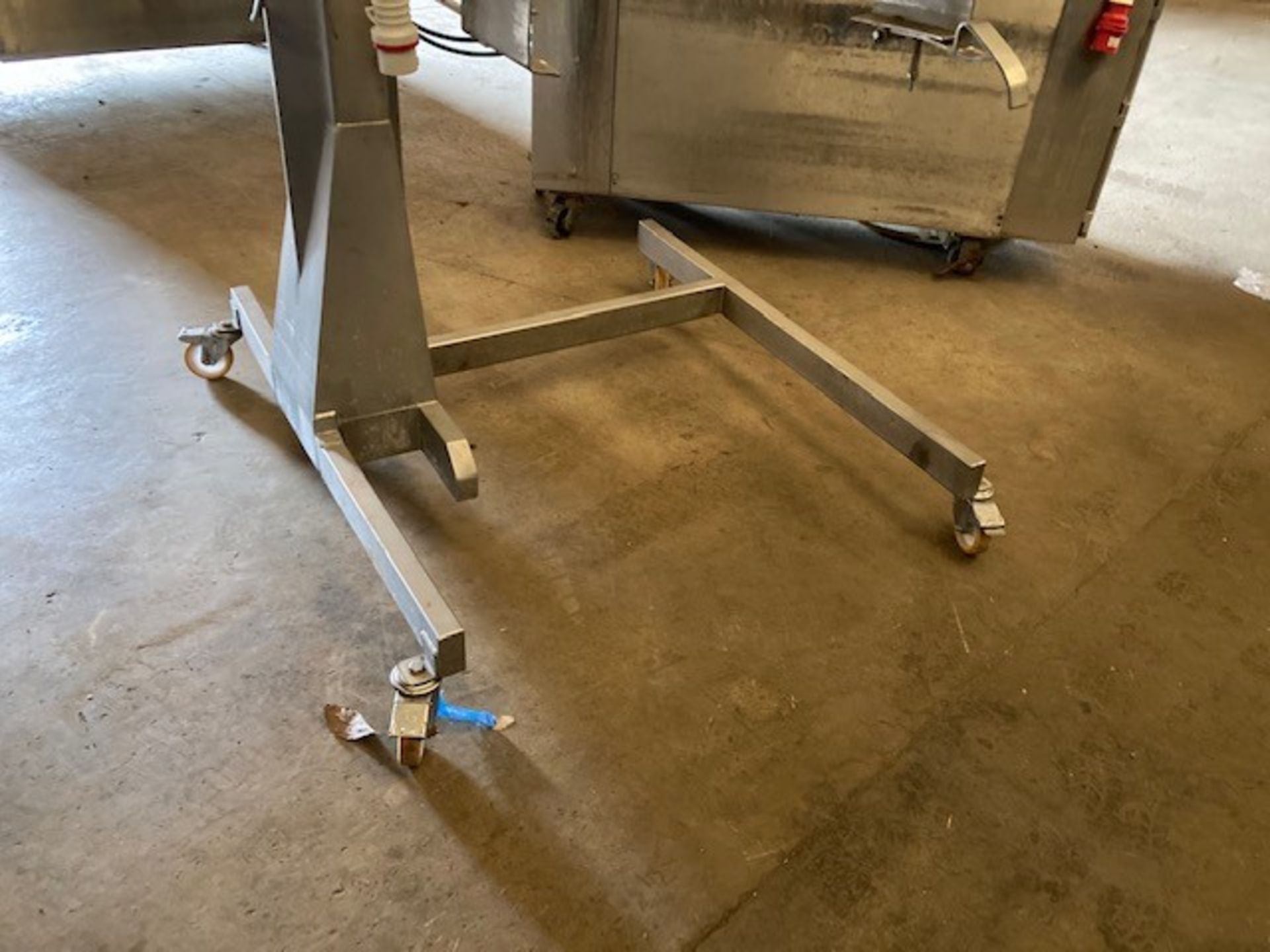 TOTE BIN LIFTER - Image 5 of 9