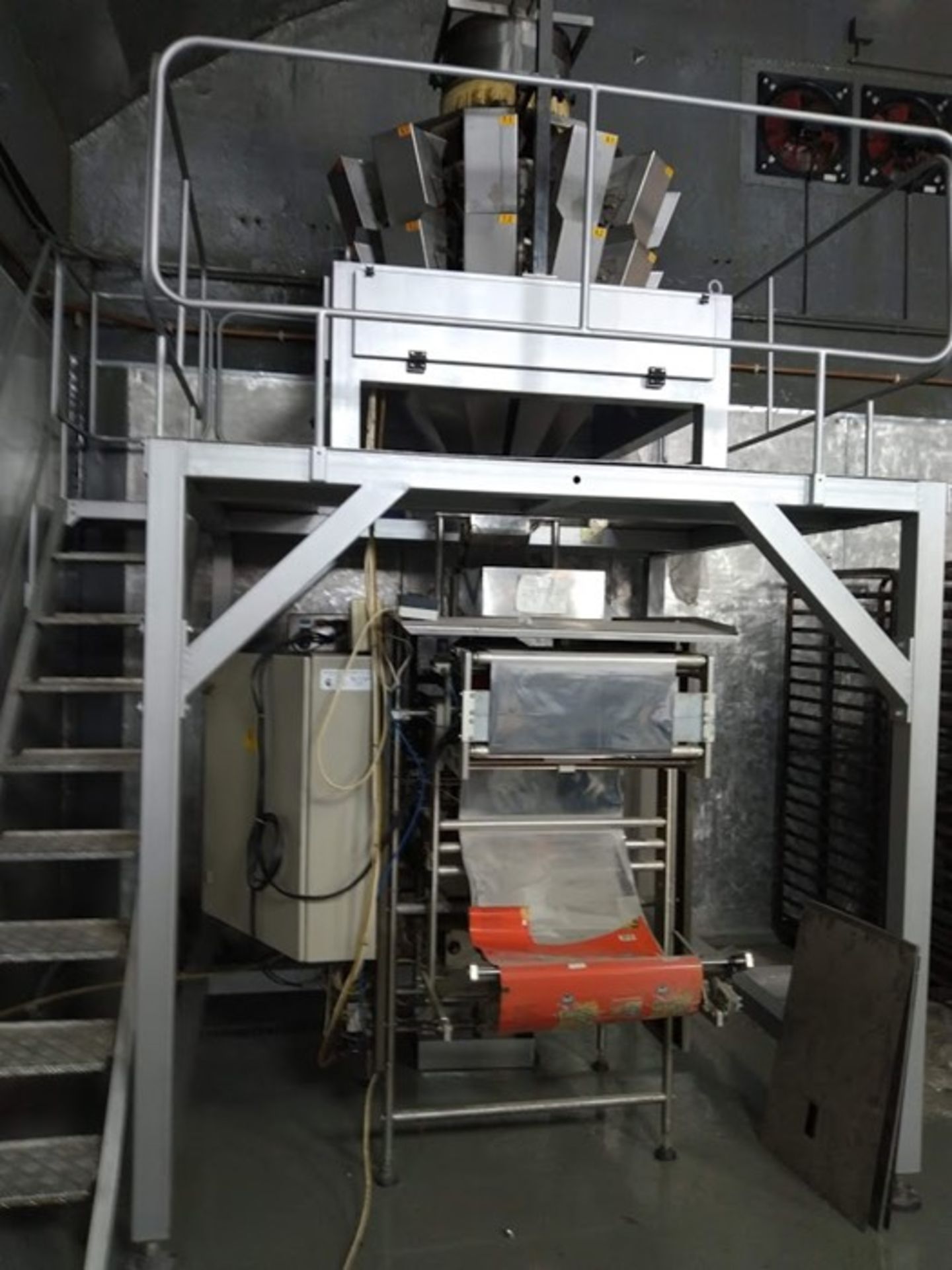 MULTIHEAD WEIGHER AND BAGGER AND GANTRY - Image 3 of 8