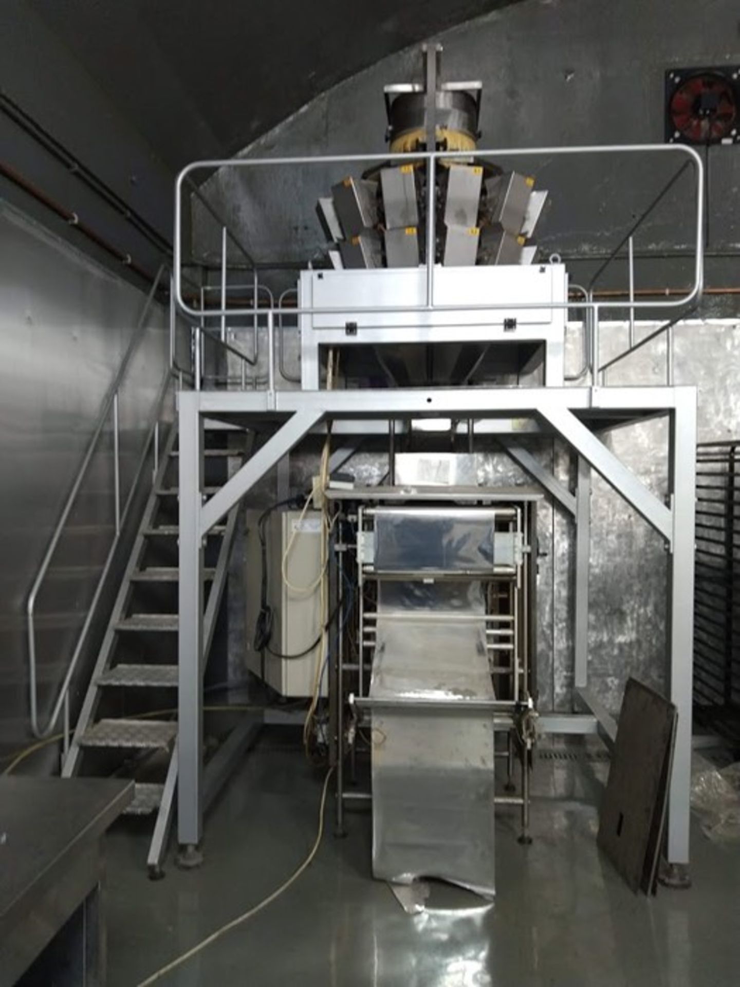 MULTIHEAD WEIGHER AND BAGGER AND GANTRY - Image 2 of 8
