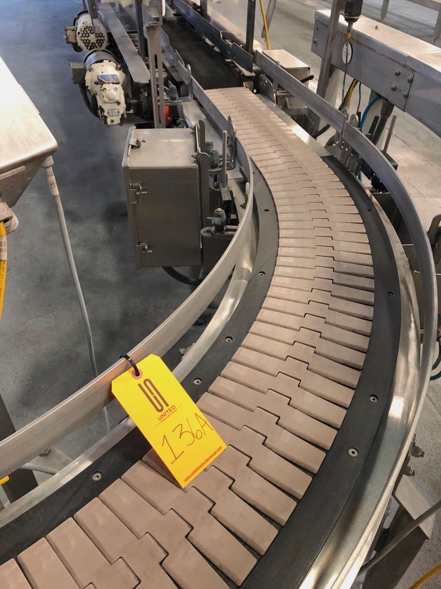 Alliance 90 degree curve with 7.5 inch conveyor