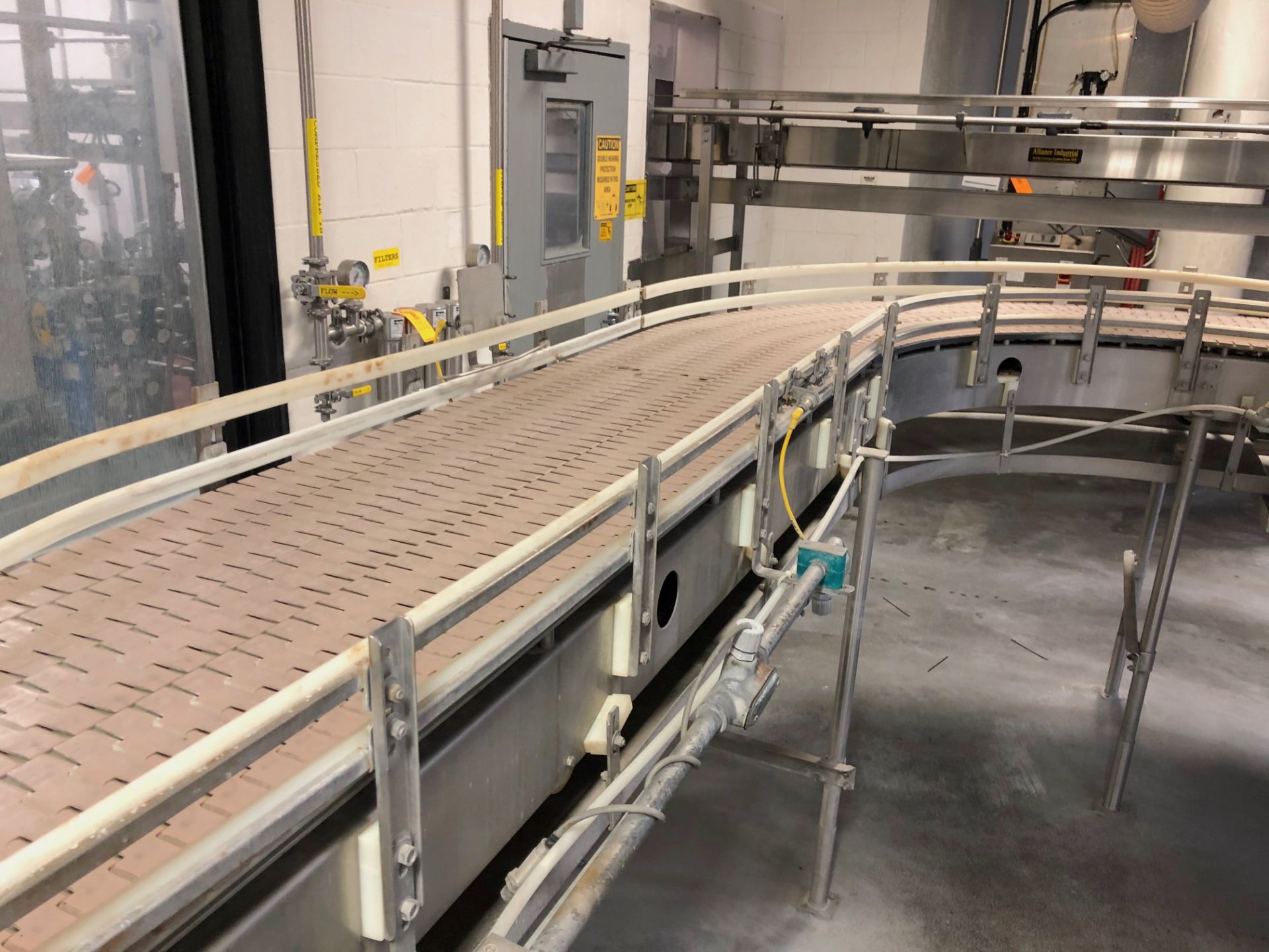 Combiner Conveyor from Dual 3.25 inch to (5) 4.5 inch Tabletop Conveyor - Image 4 of 8