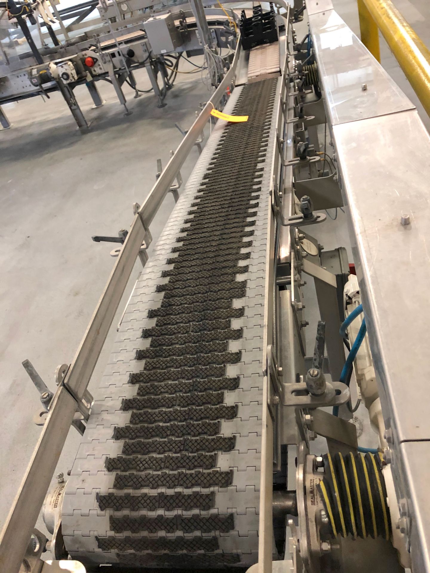 Alliance 9 foot long case conveyor section after packer - Image 2 of 4