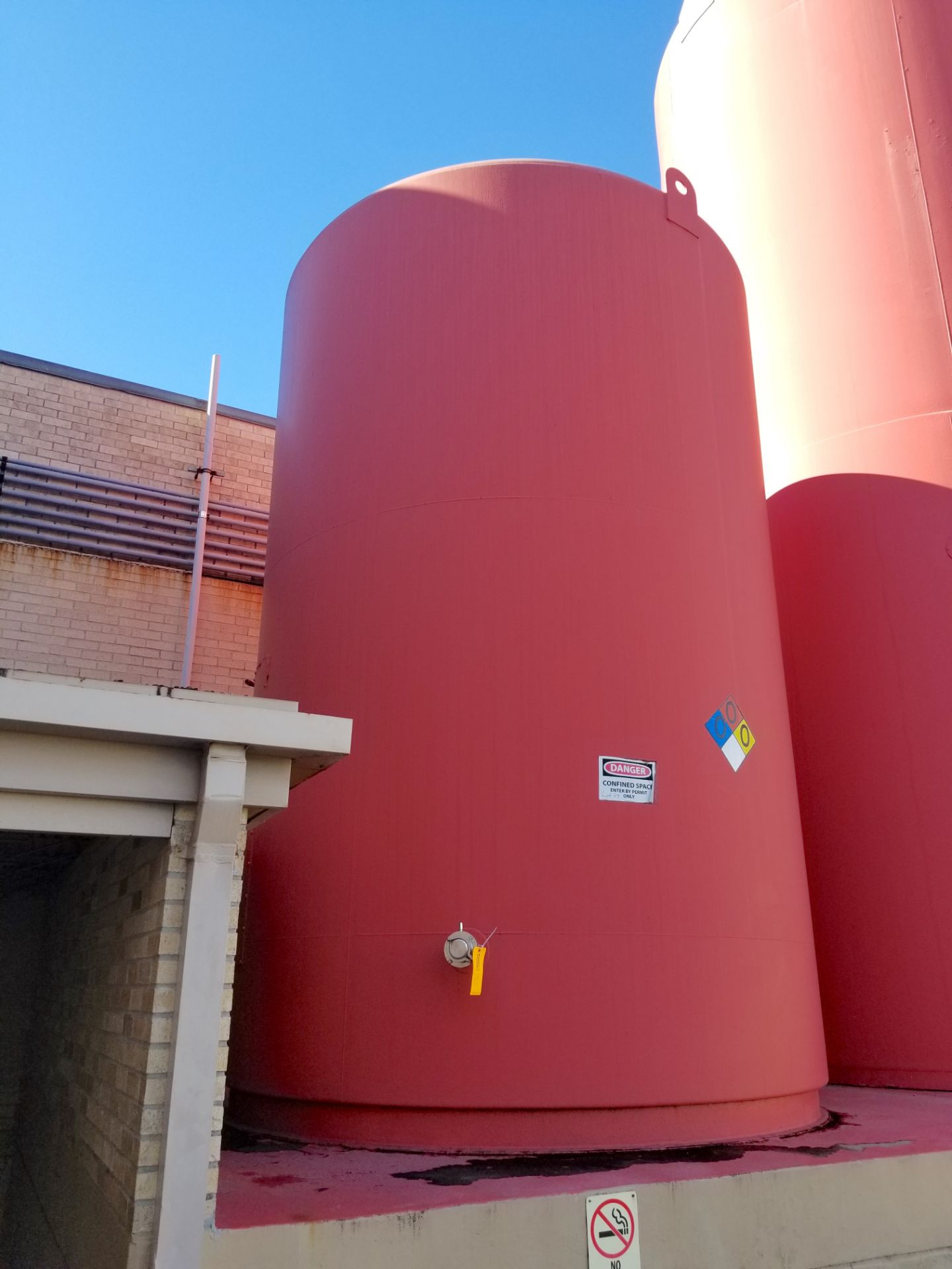 DCI 10000 Gallon Insulated Vertical Storage Tank - Image 2 of 8
